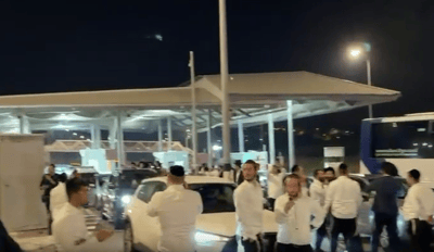 דרמה לילית במחסום 443: עשרות הגיעו להפגין במקום | כך הגיבה המשטרה
