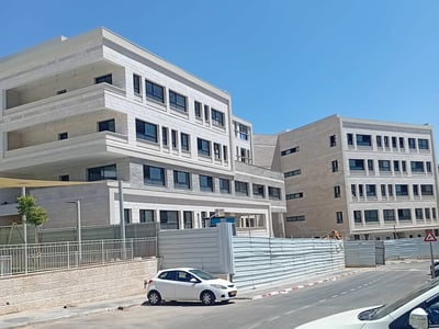 המבנה החדש שגרם למהומה בעיר החרדית: "הלב שלי מחסיר פעימה"