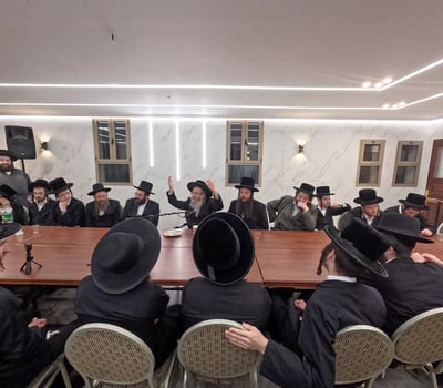 הרה"צ ר' אלימלך בידרמן בישיבת אהבת דוד