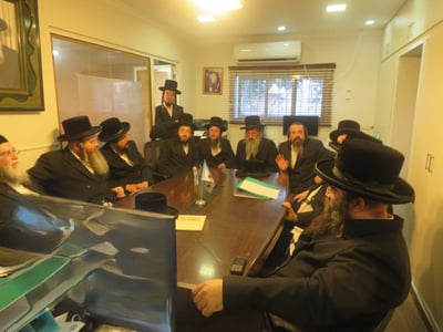 אסיפת עסקני צאנז לקראת המערכה