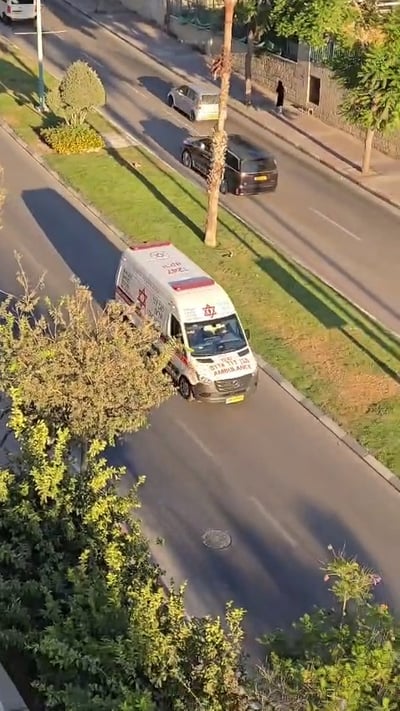 ירי נשמע מתוך דירה בעיר החרדית אלעד; כוחות החירום במקום