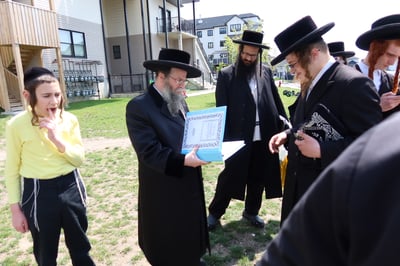 תשעה באב אצל האדמו"ר מקרעטשניף סיגעט ווילאמסבורג