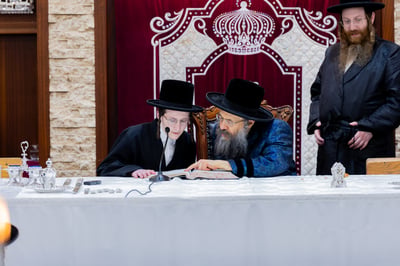תשעה באב אצל האדמו"ר מבאבוב 45