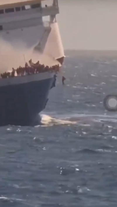 חמישה הרוגים ועשרות נעדרים בשריפה שפרצה במעבורת באינדונזיה
