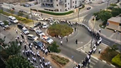 נסיון מעצר נוסף: עשרות תושבים הקיפו בריקודים את הניידת