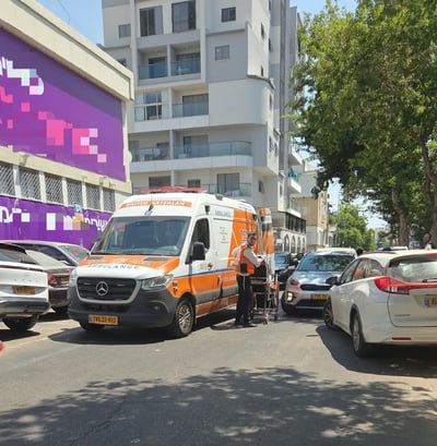 שמרו על ההורים: אישה בת 76 נפצעה בנפילה במדרגות בבני ברק