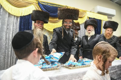 מעמד הקרישמע ליינען בזוועהיל