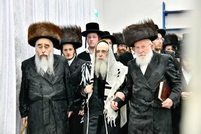 האדמו"ר מצאנז קלויזנבורג שבת בצפת