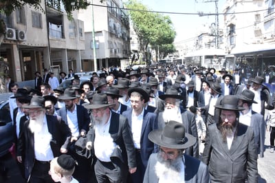 הלווית הרבנית שרה רחל ישראלזון ע"ה 