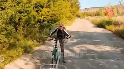 תיעוד קשה: רחפן רוסי תוקף אזרח על אופניים באוקראינה