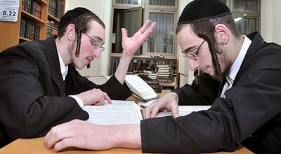 "הבינה המלאכותית לא תחליף את לימוד התורה" | איש מערך הדיגיטל בריאיון