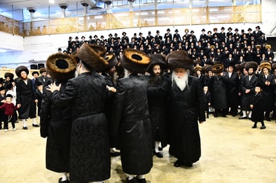 שמחת בית מכנובקא בעלזא - נדבורנה י-ם - מעליץ - יערסלוב