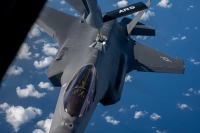 מטוס קרב חמקן מסוג F-35 Lightning II
