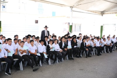 מאות ילדים אמרו סליחות במוסדות "אוהלי אברהם" בקריית הרצוג