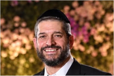 מנהל מינהל החינוך בבני ברק פורש לקראת כניסתו לכנסת