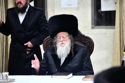 האדמו"ר ממודז'יץ שליט"א בטיש במוצאי ראש השנה