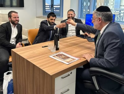 אחרי שנים של המתנה: המפתחות נמסרו לקהילת 'המנין המרכזי החדש'
