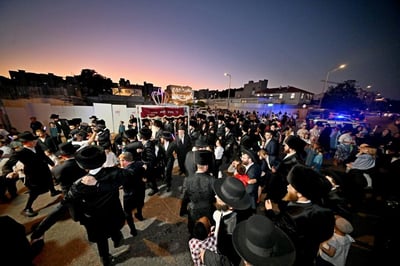הכנסת ספר תורה באשדוד | צילום: יהושע פרוכטר