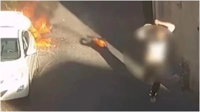 ניסה להצית אופנוע בגלל סכסוך – והצית את עצמו