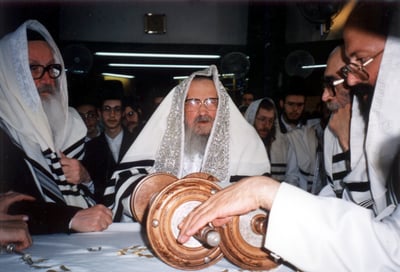 שנה להסתלקותו: הניגון העתיק של ה'בת עין' בקולו של החזן