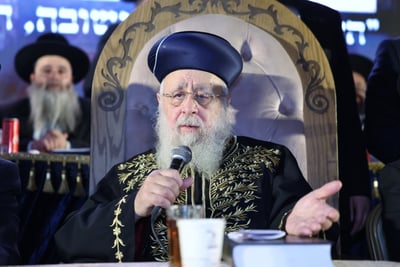 מרן הראשון לציון הגר"י יוסף שליט"א