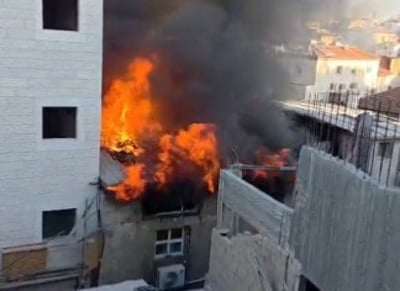שריפה גדולה במאה שערים: ספרי תורה מפוייחים חולצו מבית הכנסת הבוער