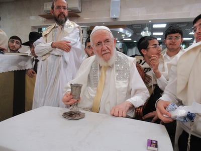 מוצאי יום הכיפורים בישיבת כסא רחמים | צילום: מושיק ובני כ.