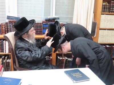 ערב ומוצאי יום כיפור בחצר הקודש ערלוי | צילום: באדיבות המצלם