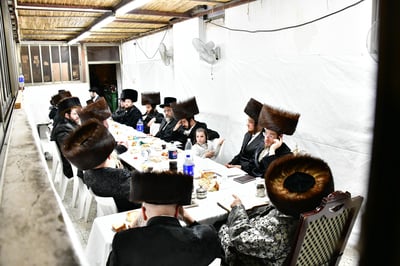 האדמו"ר מטעמשוואר שליט"א בטיש חול המועד סוכות