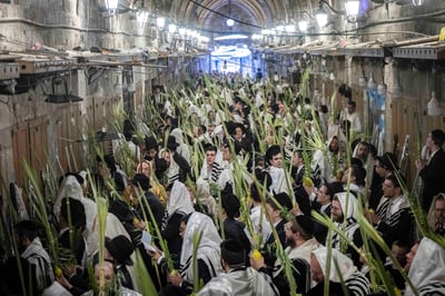 תפילת חול המועד סוכות בעיר העתיקה בירושלים | צילום: חיים גולדברג, פלאש 90
