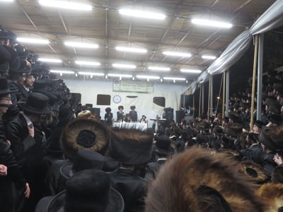 האדמו"ר מרחמסטריווקא שליט"א בטיש חול המועד סוכות