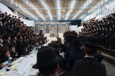 שמחת בית השואבה בחצר דושינסקיא