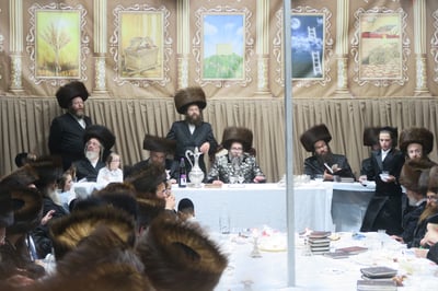 האדמו"ר מסקולען ירושלים בטיש חול המועד סוכות | צילום: מ. אדלר