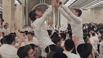 שעה 2:00 בלילה: כך נראתה השמחה ב"בית מתתיהו"