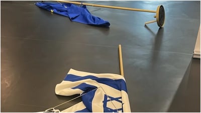 חברת פרלמנט צרפתית השליכה דגל ישראל לרצפה באירוע זיכרון