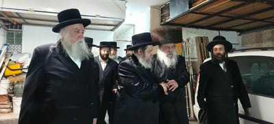 האדמו"ר מנדבורנה ביתר בביקור אצל האדמו"ר מנדבורנה | צילום: מ.ש.