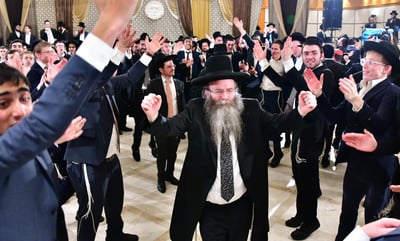 מהשמחה בבני ברק | צילום: שוקי לרר