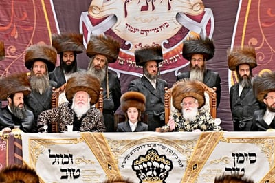 שמחת בר המצווה בחצר ויז'ניץ | צילום: יהושע פרוכטר