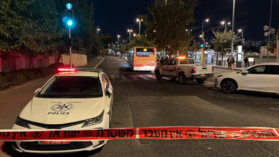אישה נפגעה קשה מאוטובוס בירושלים • מצבה קשה