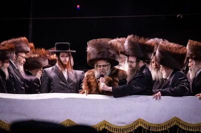 שמחת נישואי נכד האדמו"רים מסאטמר ודושינסקיא