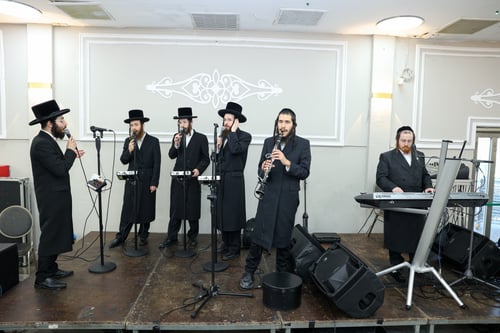 המונים נהרו לשמחת בית 'מחשבת הלוי - מירון' | צפו בתיעוד הרגעים הגדולים