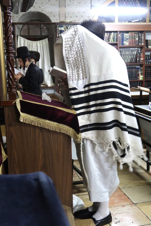עַל רַחֲמֶיךָ הָרַבִּים אָנוּ בְטוּחִים: כך פתחו את מעמדי הסליחות בחצרות הקודש בירושלים