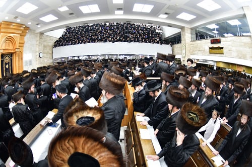 לְךָ הַצְּדָקָה: כך נפתחו ימי הרחמים בחצר הקודש סערט ויז'ניץ