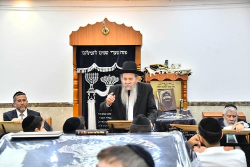 "דבש ושיחת חיזוק" | הגרמ"ש אדלשטיין בביקור הוד ב'שיח יצחק'