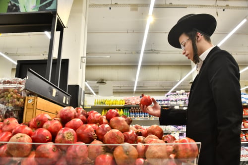 מהכתר של הרימונים, ועד לתקיעות בלב העיר | בני ברק מתכוננת לחגים, תיעוד מרהיב