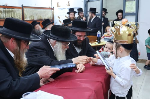כך חגגו ילדי דושינסקיא מנוף הגליל סיום מסכת בראשית בסיום השנה