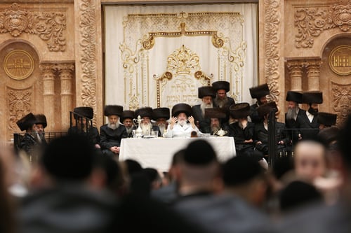 "מלך ביופיו": ראש השנה של דבקות והתעלות בחצר הקודש ויז'ניץ