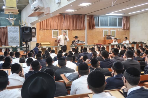 מוצאי שבת שובה: הגאון רבי יגאל כהן חיזק את תלמידי 'כסא רחמים'