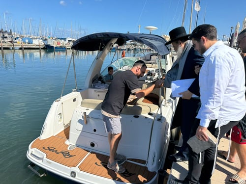 בערב כיפור בלב ים: המקובל ערך את סגולת הבא"ח לכפרת עוונות