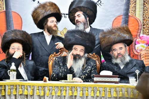 ילדי זוטשקא בחזית: כך האדמו"ר שינה את המסורת | צפו בתיעוד